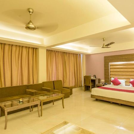 Palette Hotel Nisarga By Sunday Bhopal Exterior foto